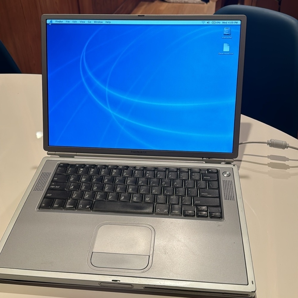 Apple PowerBook G4 15.2”, Titanium 667 MHz 512MB SDRAM 256 MB Hard Drive, Mac OS